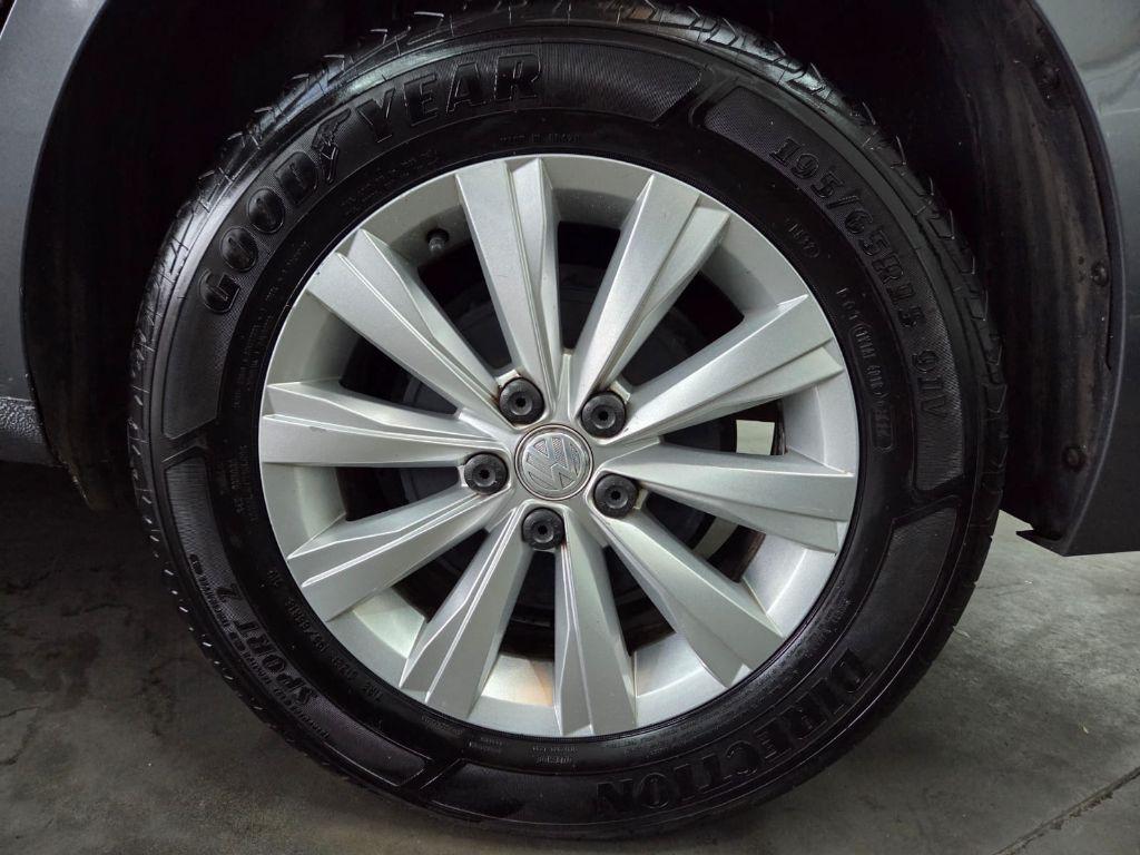 VOLKSWAGEN Virtus - Foto