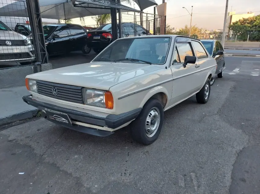VOLKSWAGEN Voyage - Foto