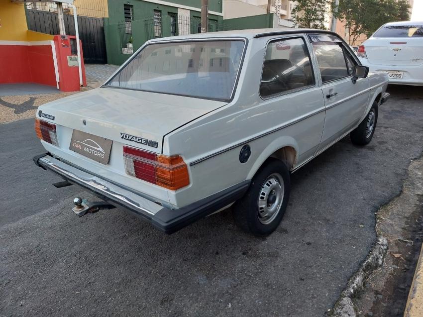 VOLKSWAGEN Voyage - Foto