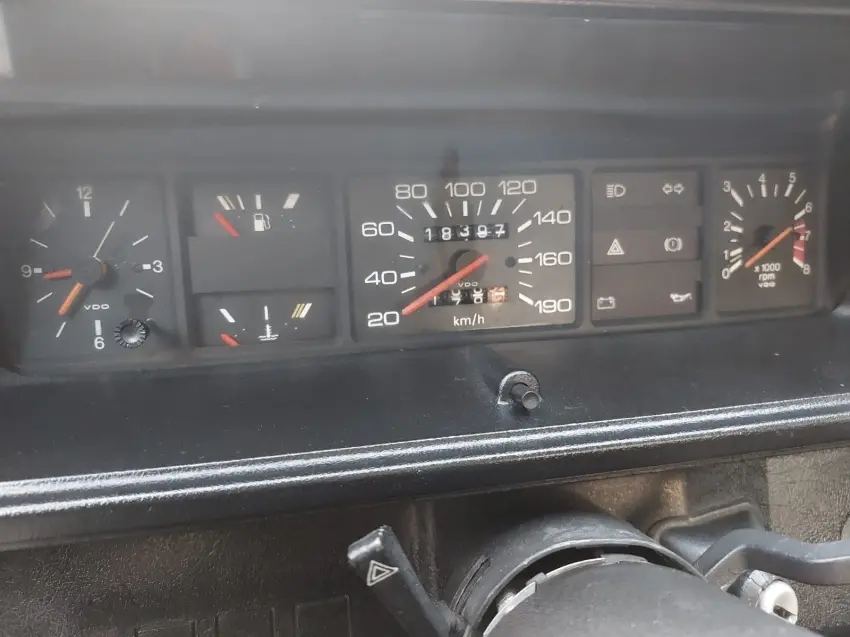 VOLKSWAGEN Voyage - Foto