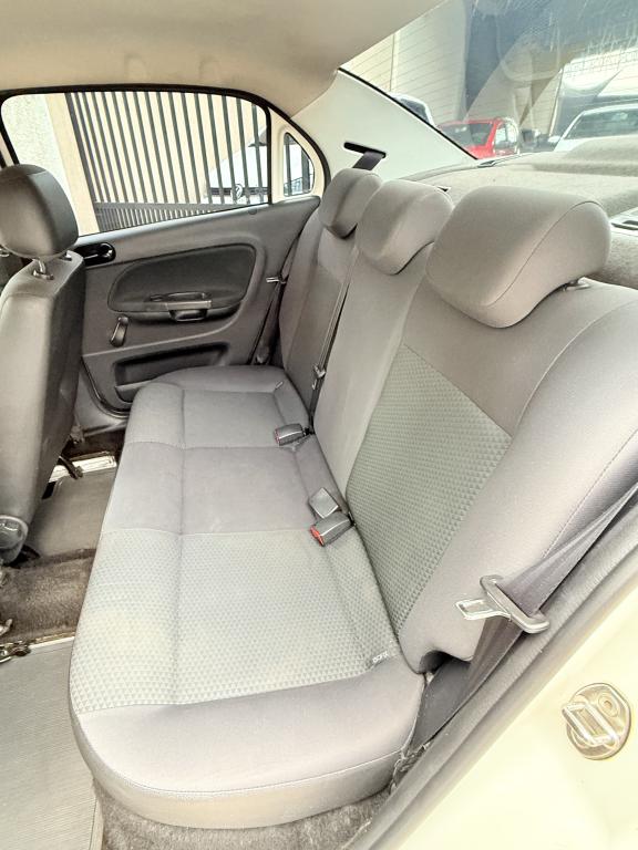 VOLKSWAGEN Voyage - Foto