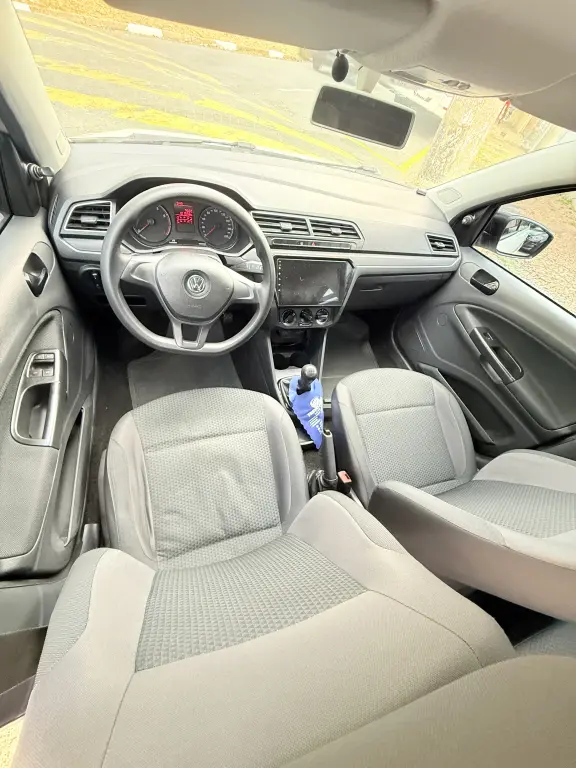 VOLKSWAGEN Voyage - Foto