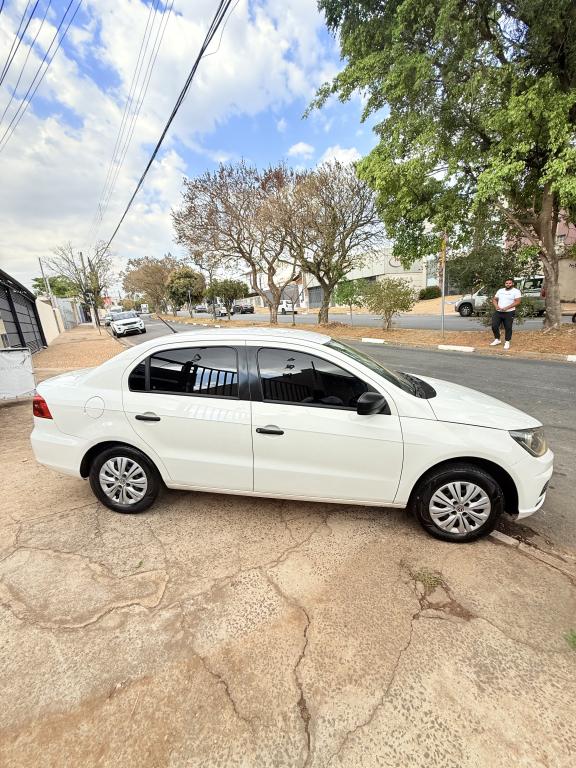 VOLKSWAGEN Voyage - Foto