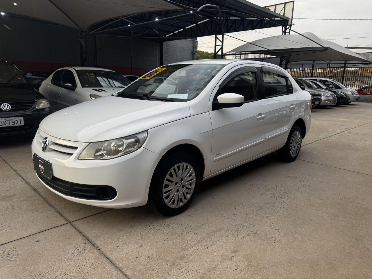 VOLKSWAGEN Voyage - Foto