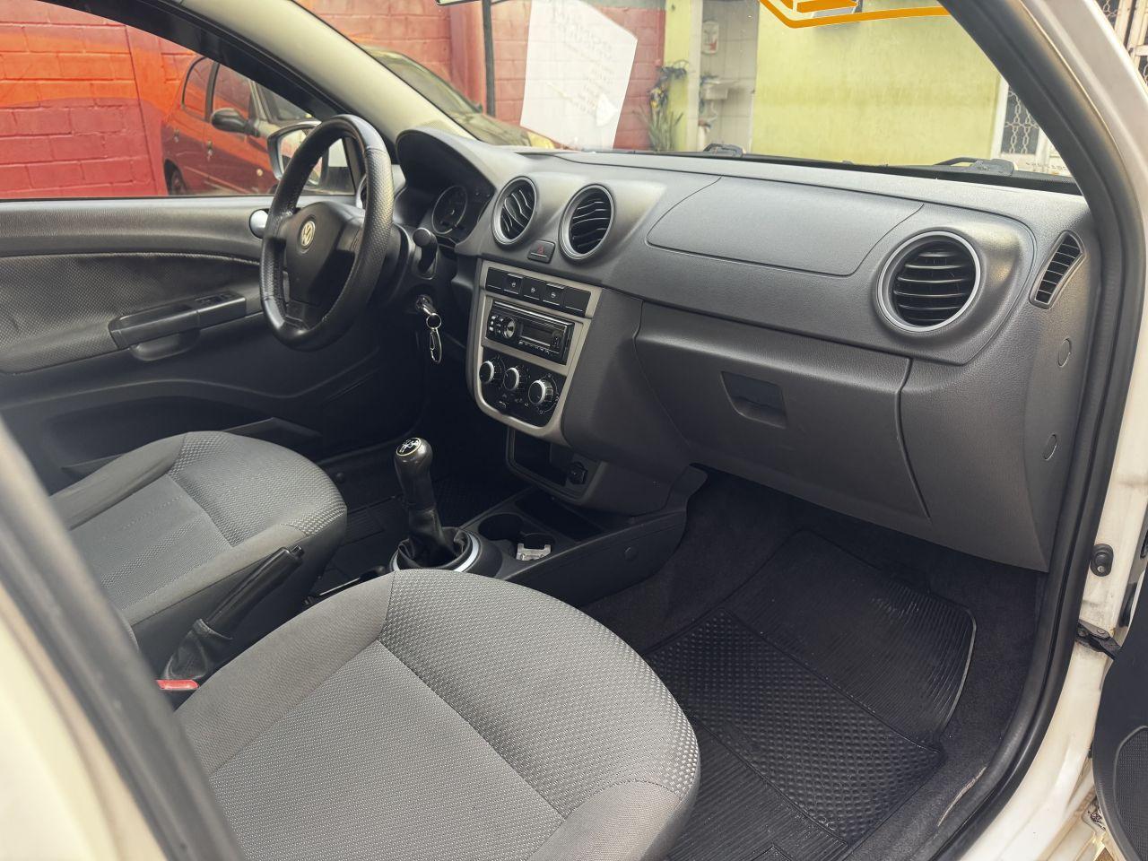 VOLKSWAGEN Voyage - Foto