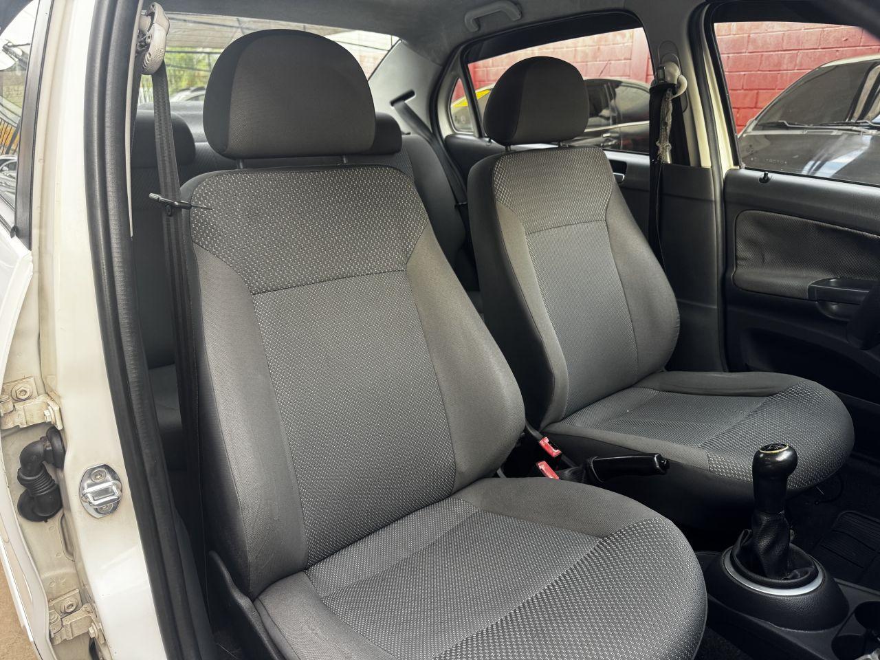 VOLKSWAGEN Voyage - Foto