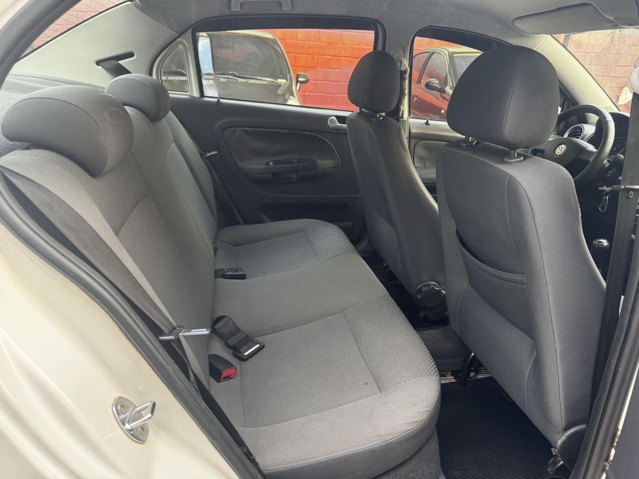 VOLKSWAGEN Voyage - Foto