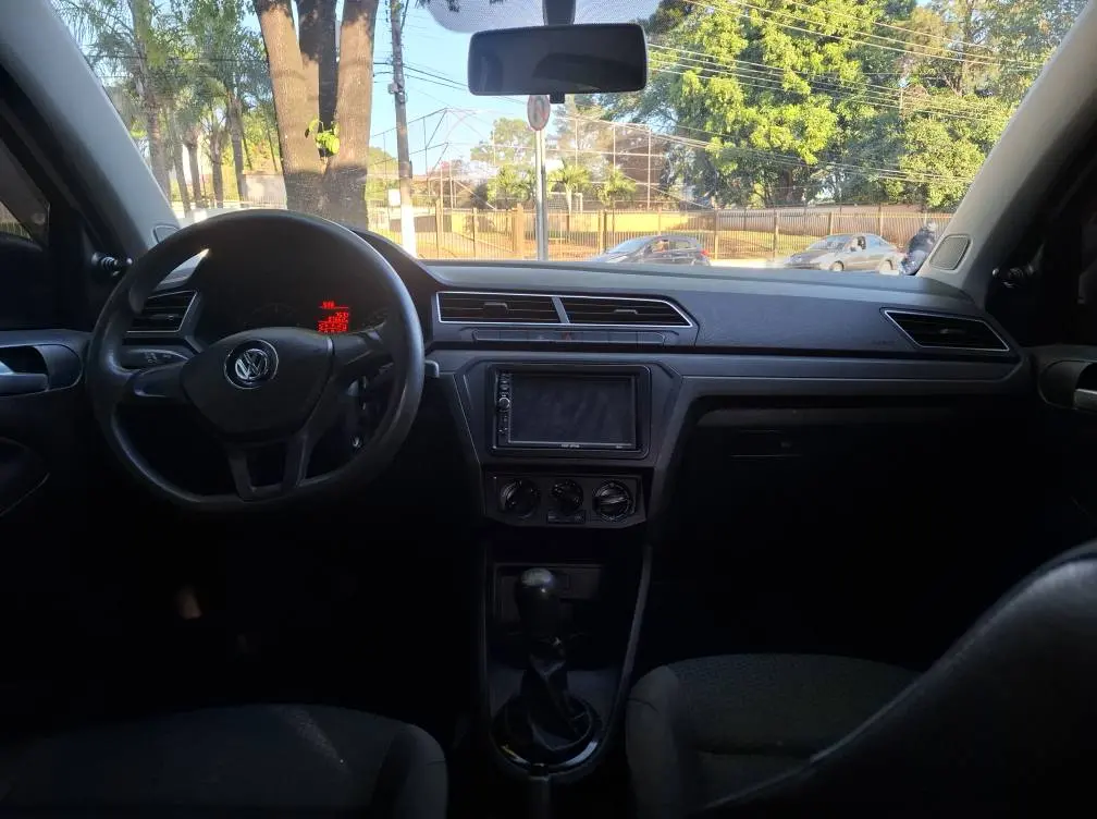 VOLKSWAGEN Voyage - Foto