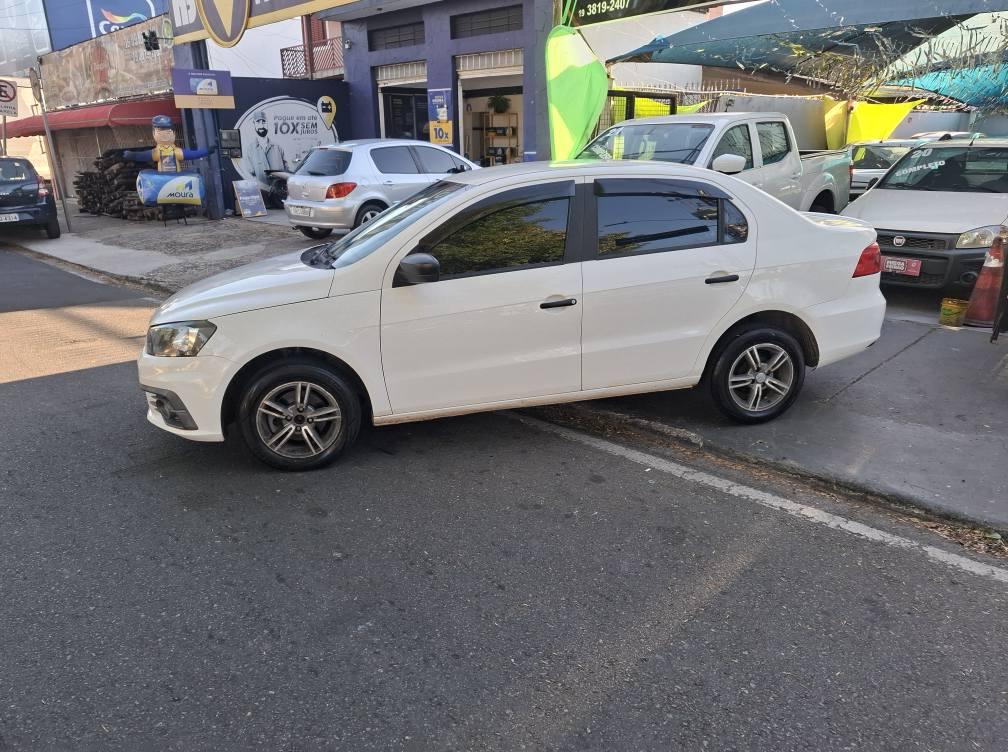 VOLKSWAGEN Voyage - Foto