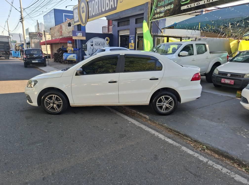 VOLKSWAGEN Voyage - Foto