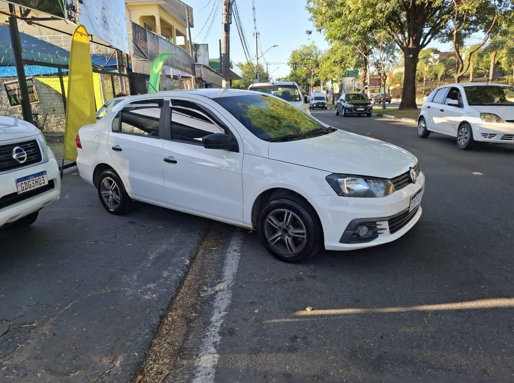 VOLKSWAGEN Voyage - Foto