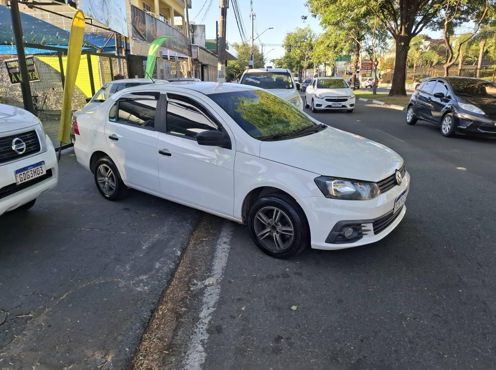 VOLKSWAGEN Voyage - Foto