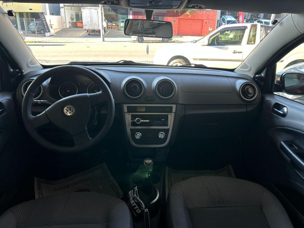 VOLKSWAGEN Voyage - Foto