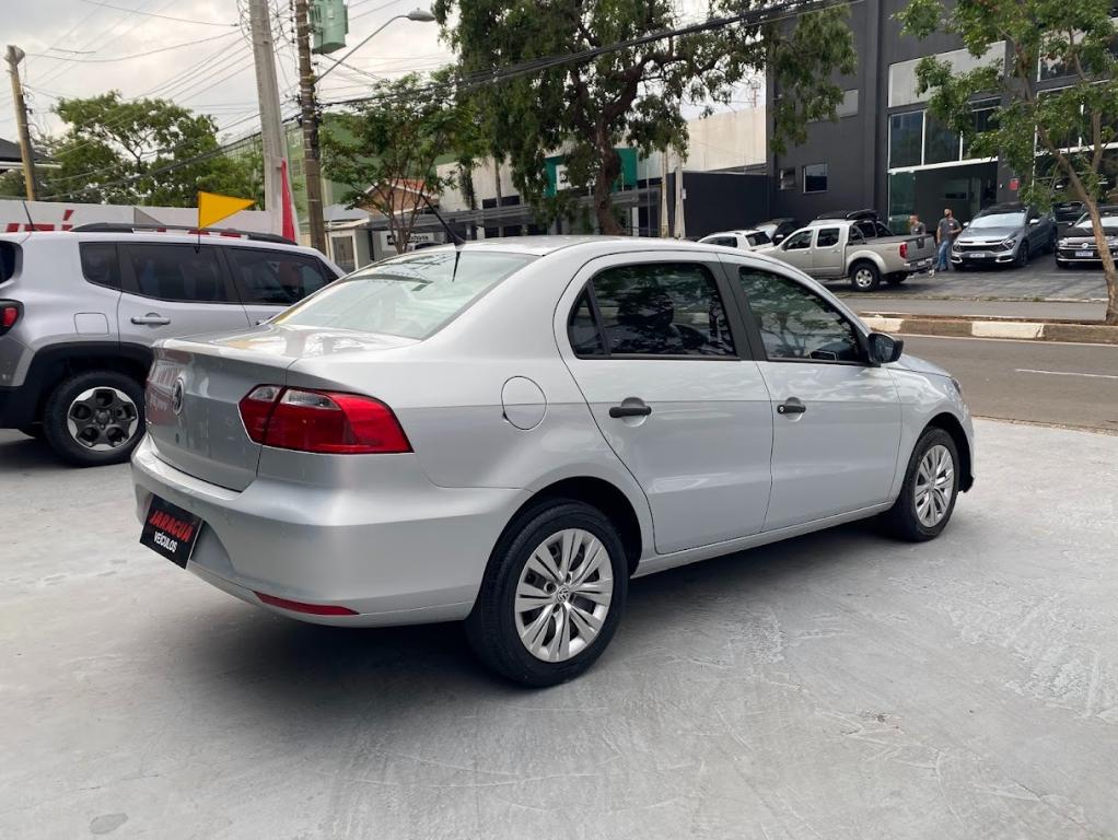 VOLKSWAGEN Voyage - Foto