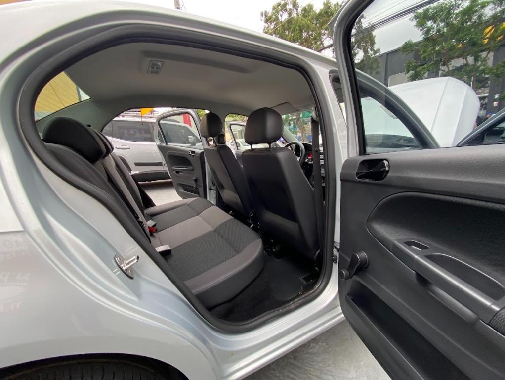 VOLKSWAGEN Voyage - Foto