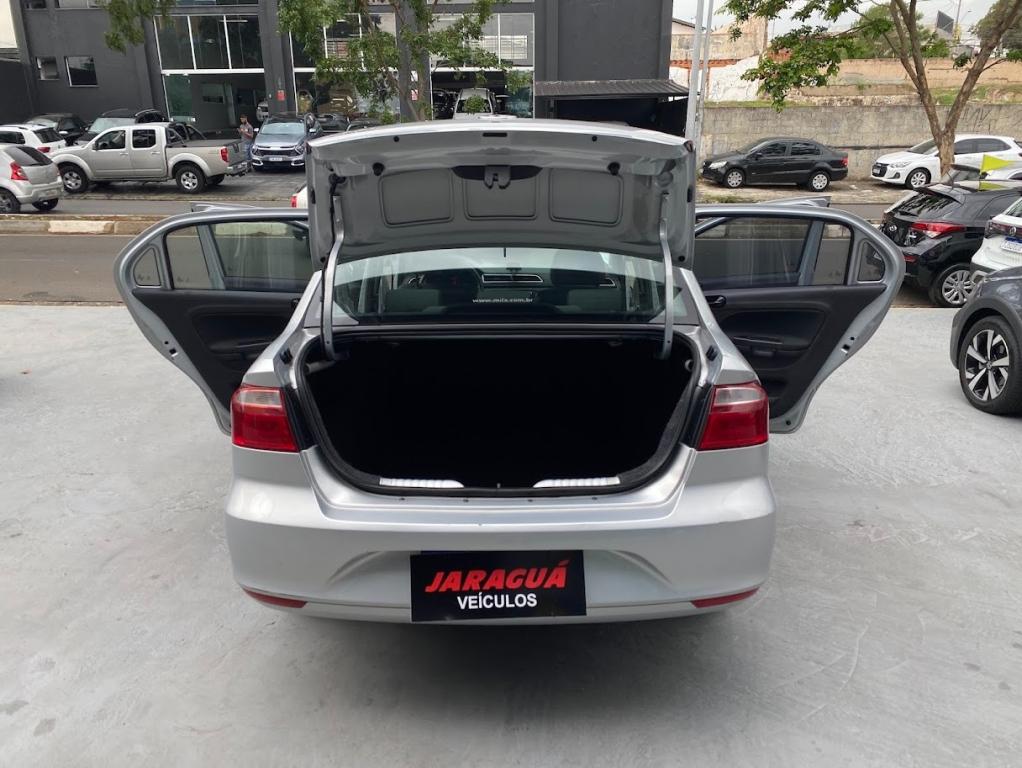 VOLKSWAGEN Voyage - Foto