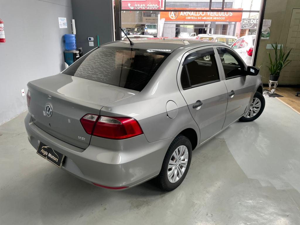 VOLKSWAGEN Voyage - Foto