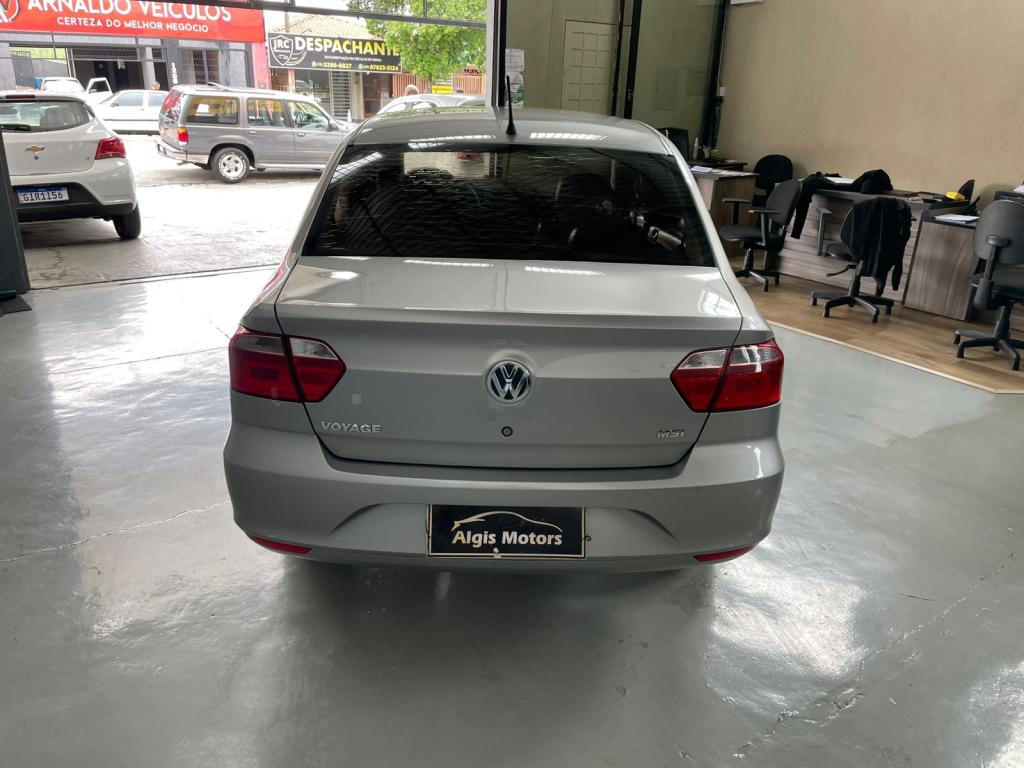 VOLKSWAGEN Voyage - Foto