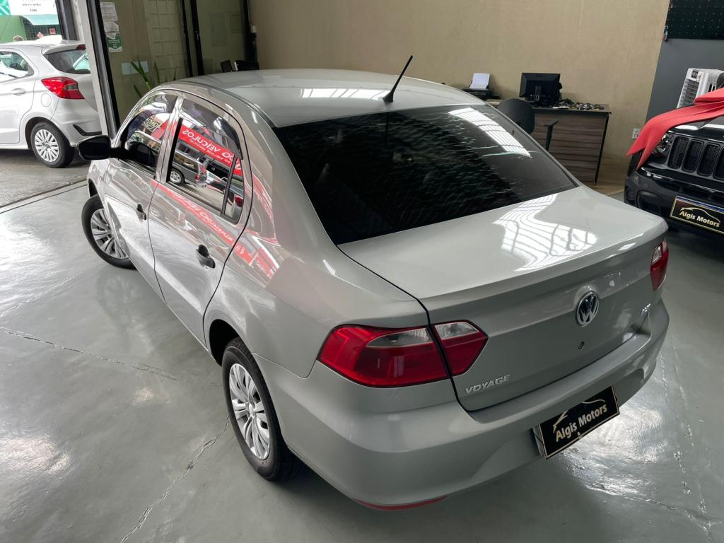 VOLKSWAGEN Voyage - Foto