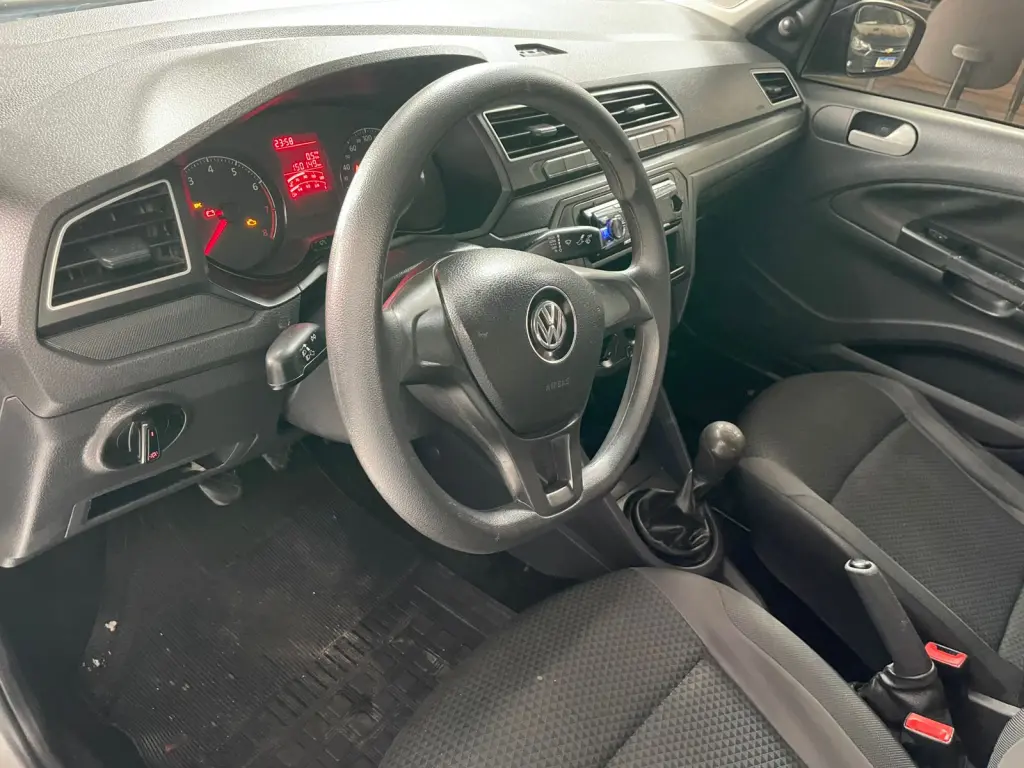 VOLKSWAGEN Voyage - Foto