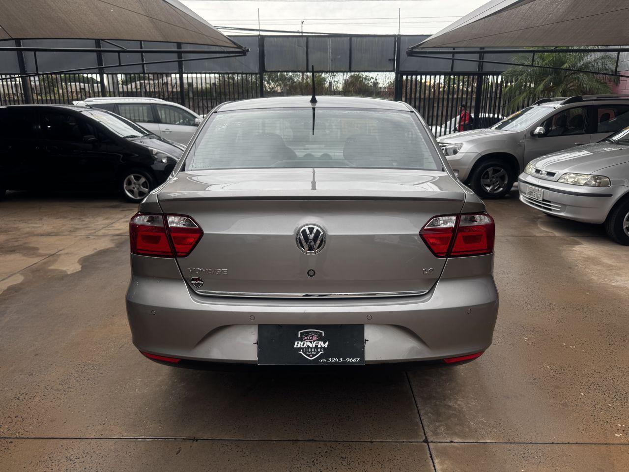 VOLKSWAGEN Voyage - Foto