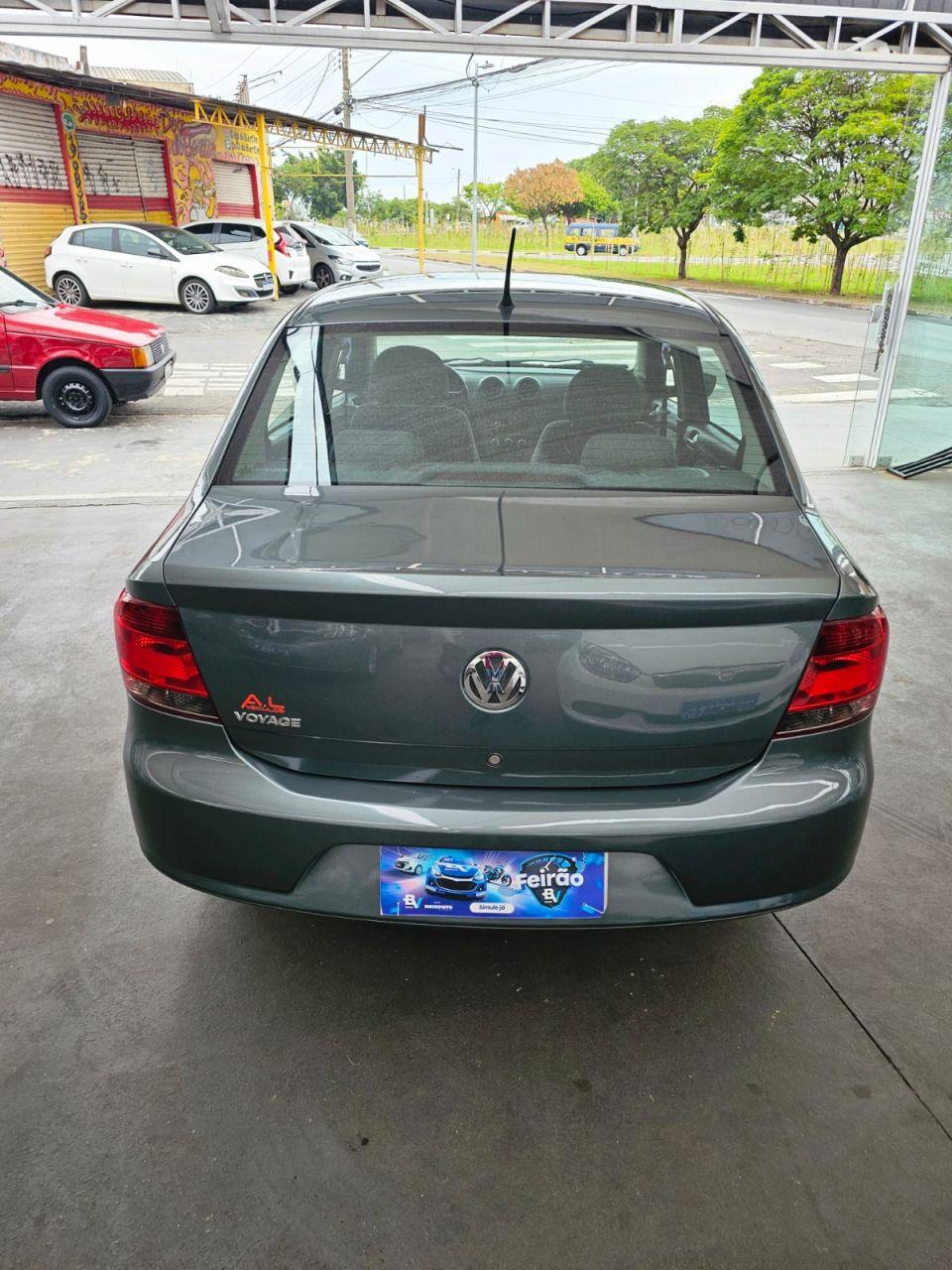 VOLKSWAGEN Voyage - Foto