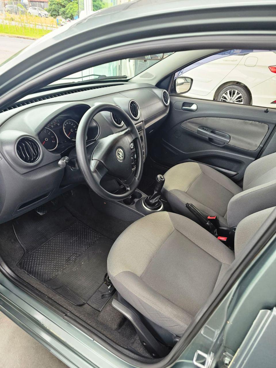 VOLKSWAGEN Voyage - Foto