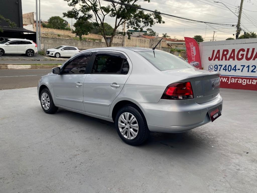 VOLKSWAGEN Voyage - Foto