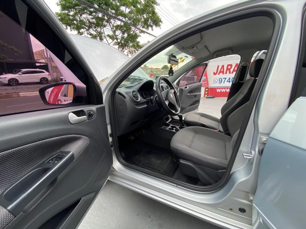 VOLKSWAGEN Voyage - Foto