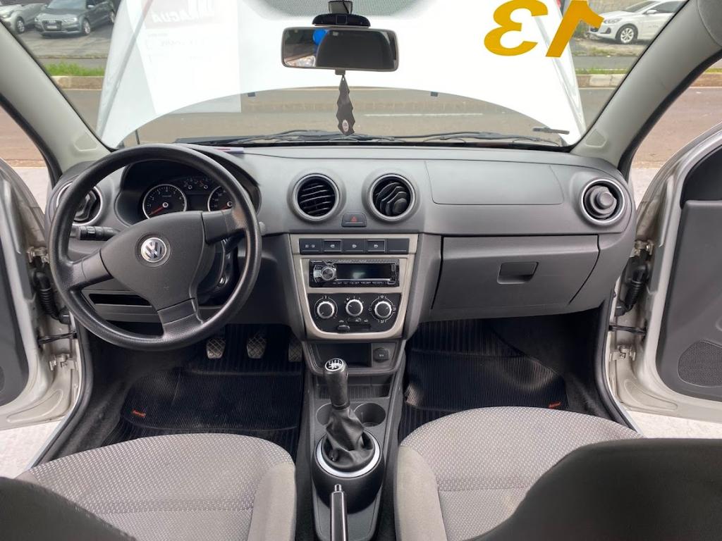 VOLKSWAGEN Voyage - Foto