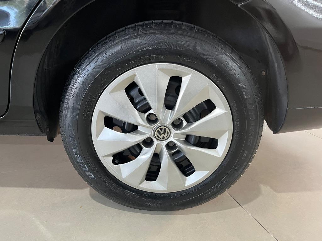 VOLKSWAGEN Voyage - Foto