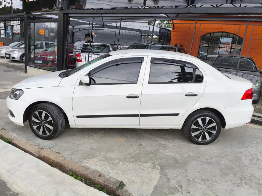 VOLKSWAGEN Voyage - Foto