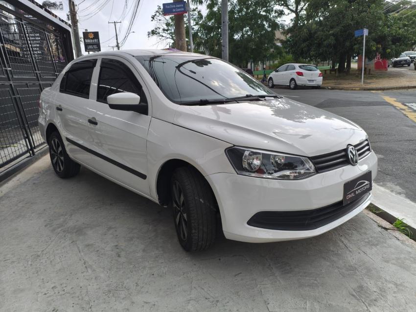 VOLKSWAGEN Voyage - Foto