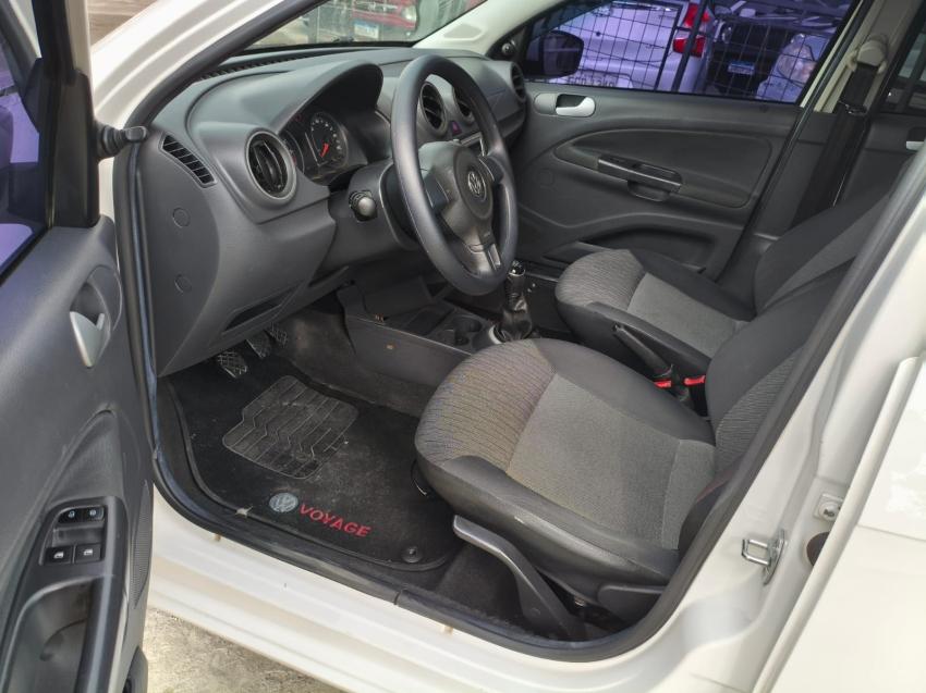 VOLKSWAGEN Voyage - Foto