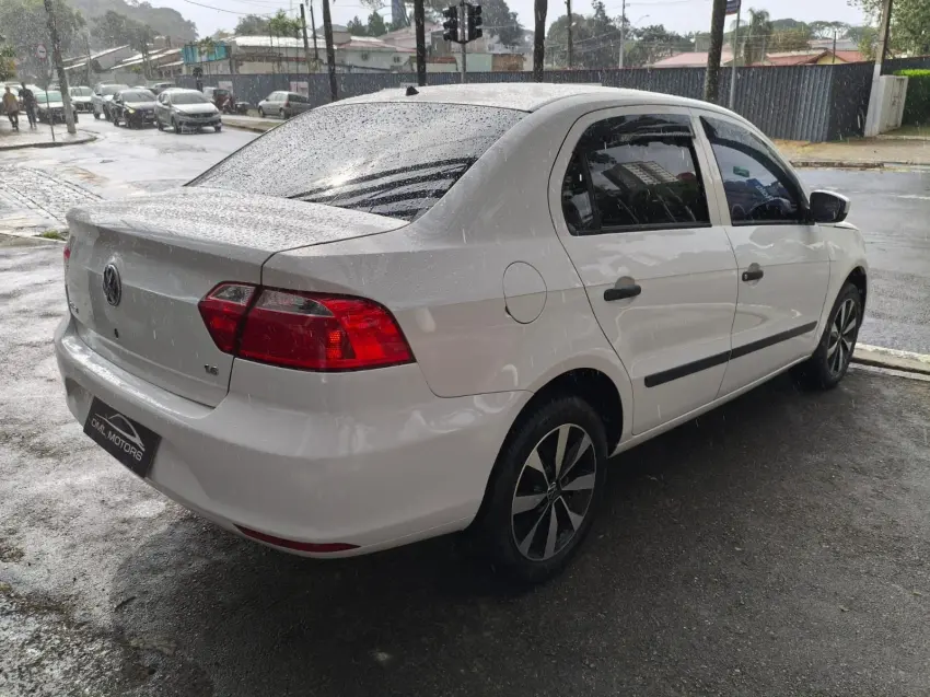 VOLKSWAGEN Voyage - Foto