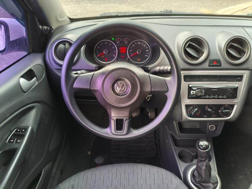 VOLKSWAGEN Voyage - Foto