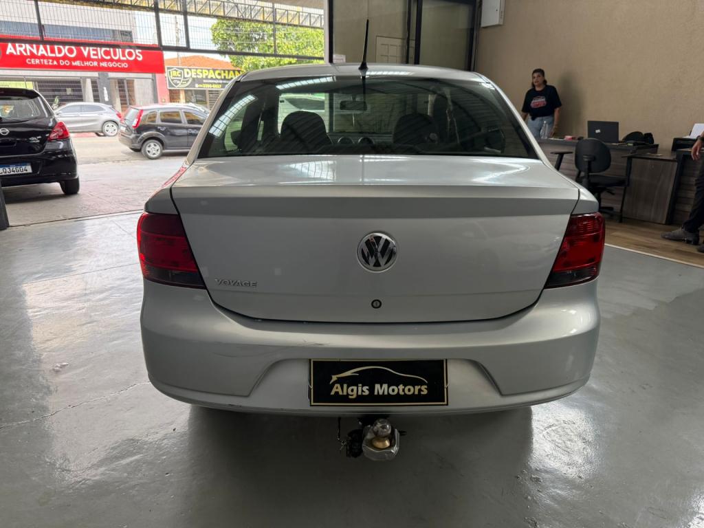 VOLKSWAGEN Voyage - Foto