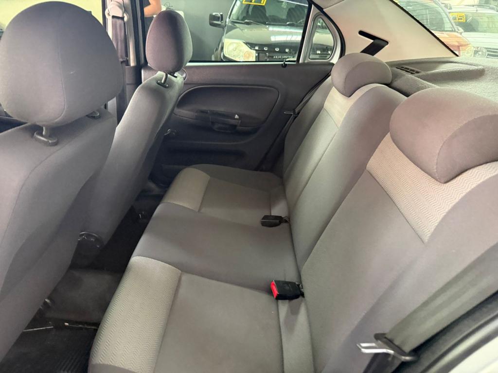 VOLKSWAGEN Voyage - Foto