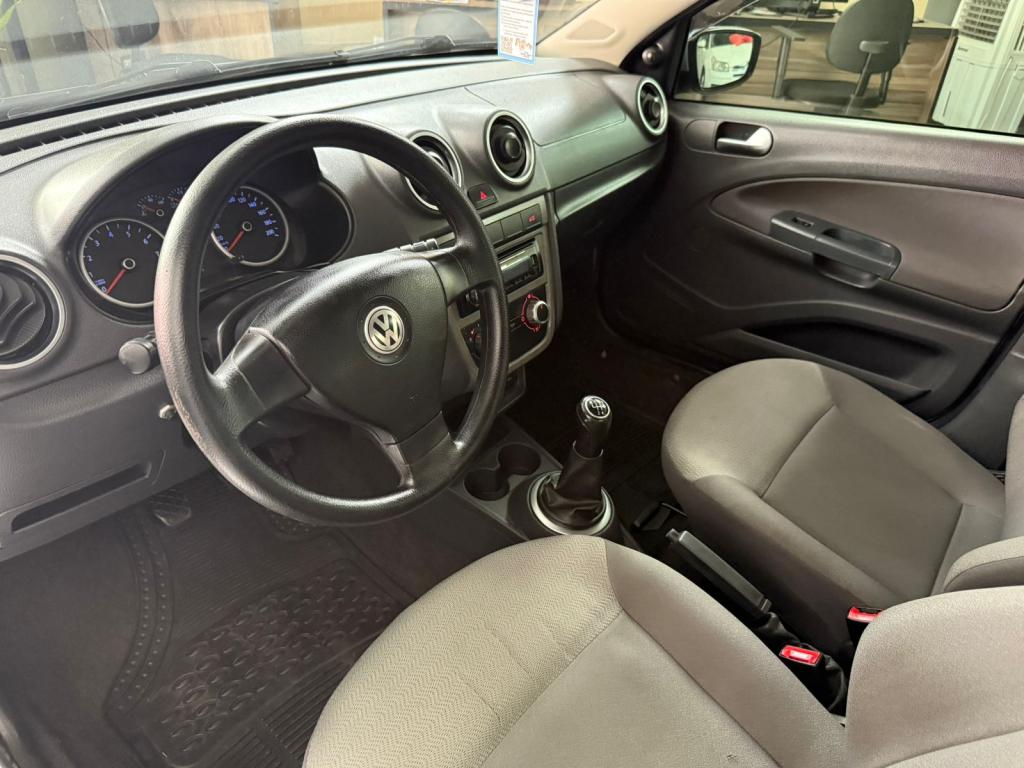 VOLKSWAGEN Voyage - Foto