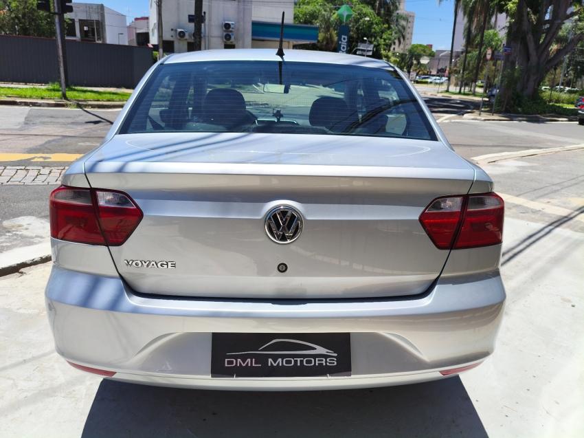 VOLKSWAGEN Voyage - Foto