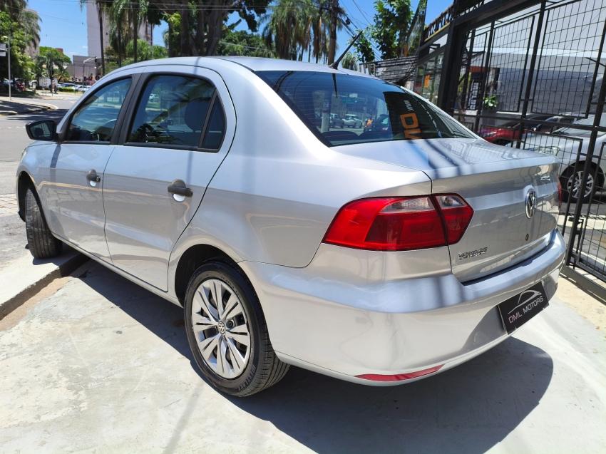 VOLKSWAGEN Voyage - Foto