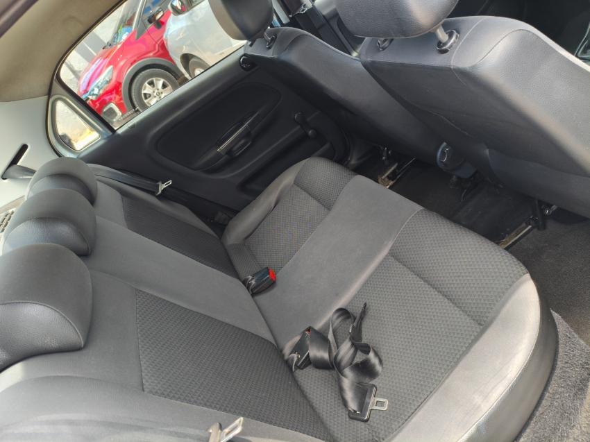 VOLKSWAGEN Voyage - Foto