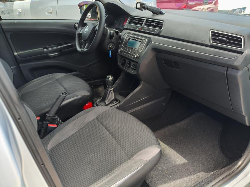 VOLKSWAGEN Voyage - Foto