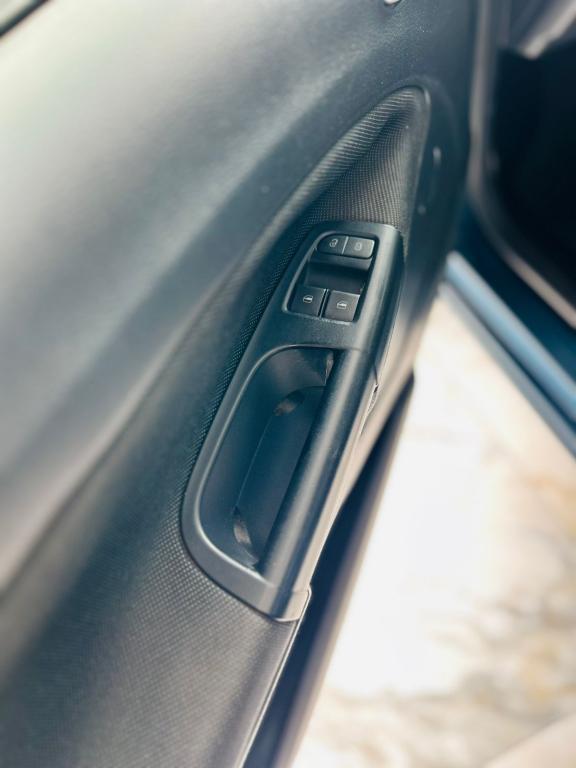 VOLKSWAGEN Voyage - Foto