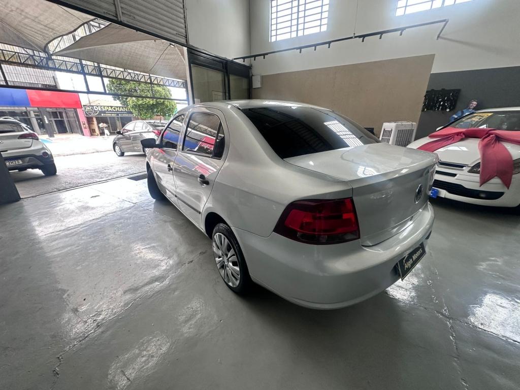 VOLKSWAGEN Voyage - Foto