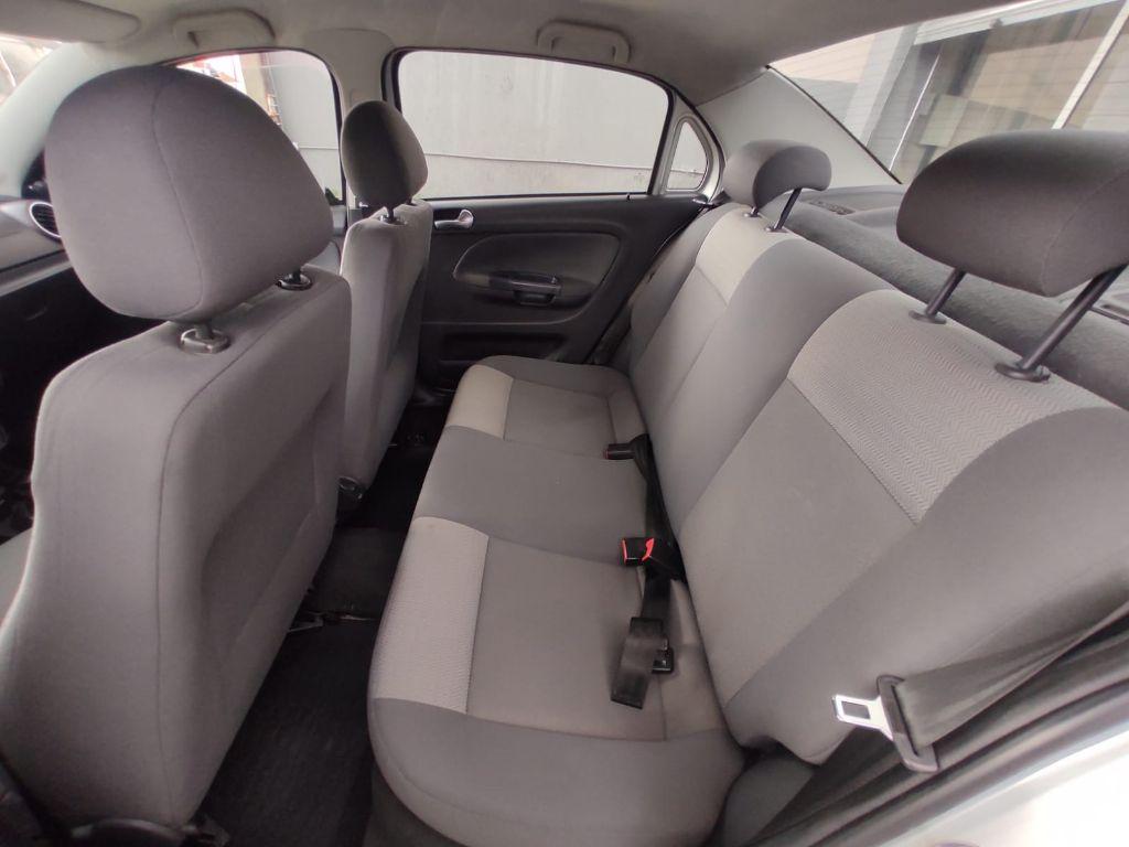 VOLKSWAGEN Voyage - Foto