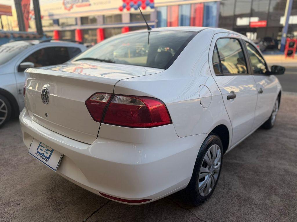 VOLKSWAGEN Voyage - Foto