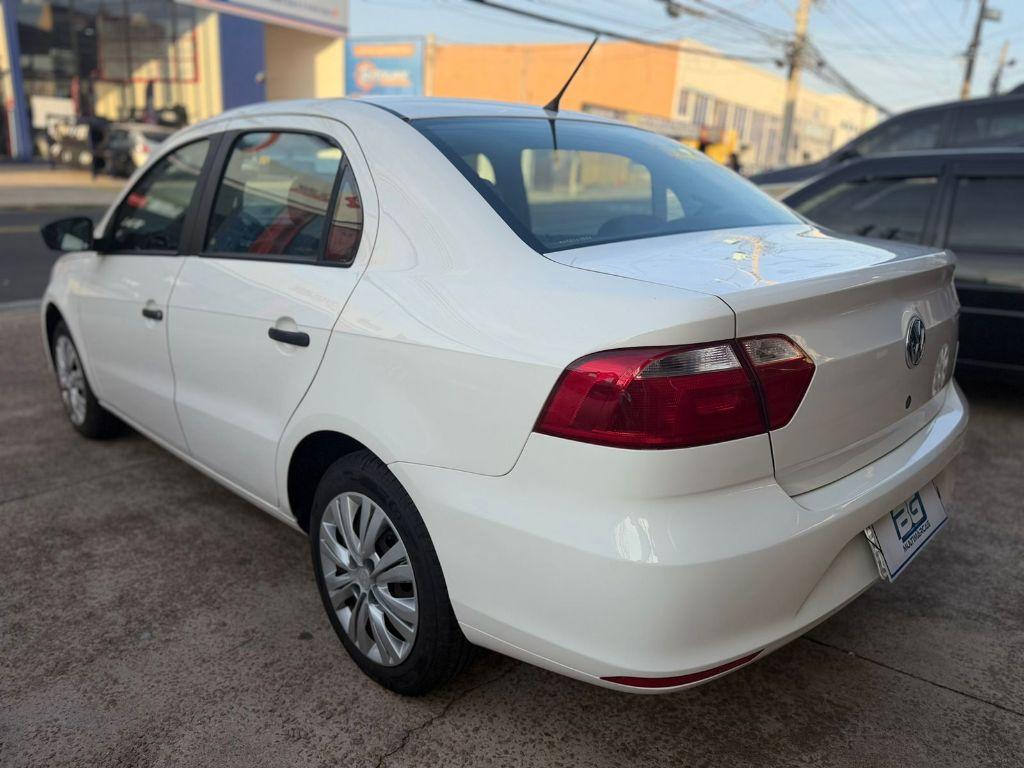 VOLKSWAGEN Voyage - Foto