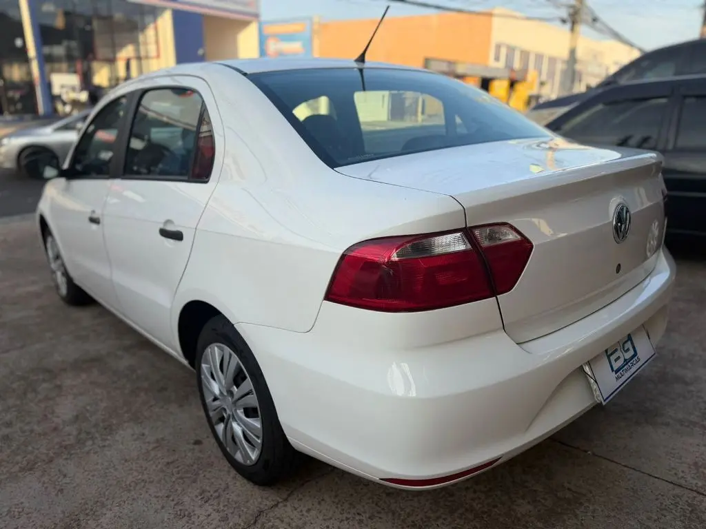 VOLKSWAGEN Voyage - Foto