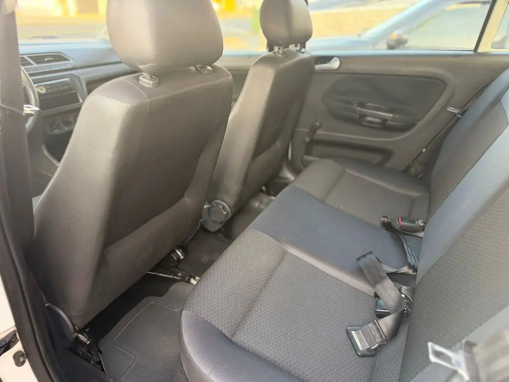 VOLKSWAGEN Voyage - Foto